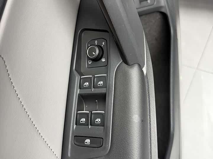 Фото 9 - Volkswagen Tayron