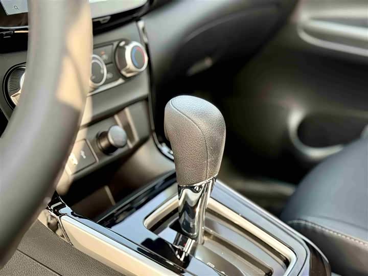 Фото 14 - Nissan Sylphy