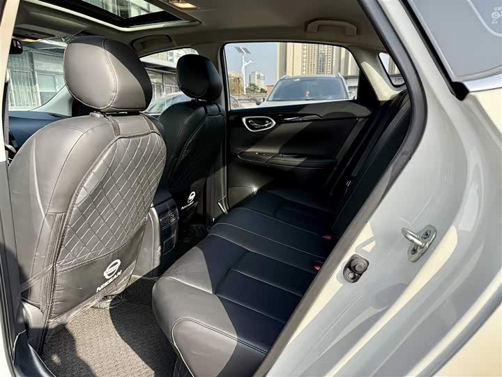 Фото 18 - Nissan Sylphy