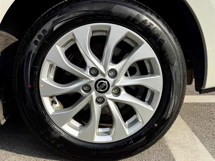 Фото 19 - Nissan Sylphy