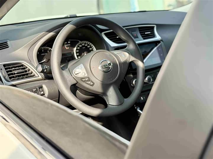 Фото 7 - Nissan Sylphy