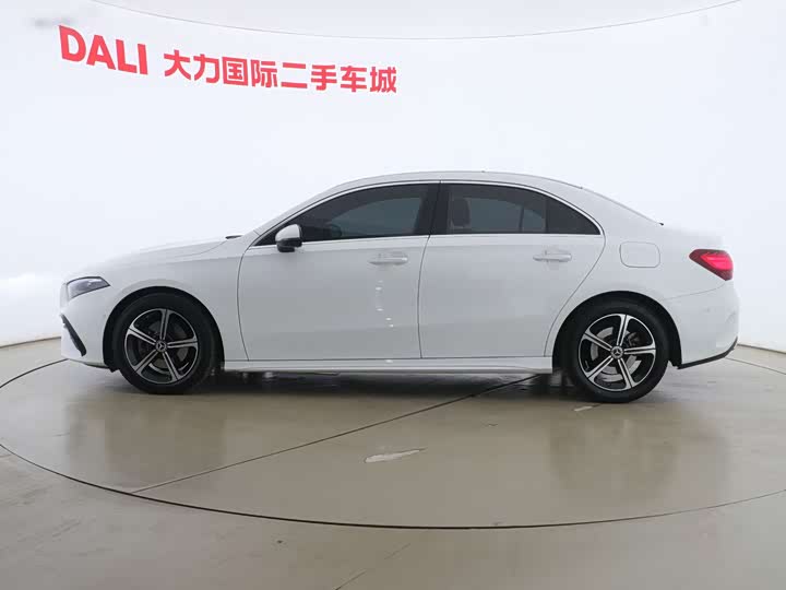 Фото 15 - Mercedes-Benz A-Class