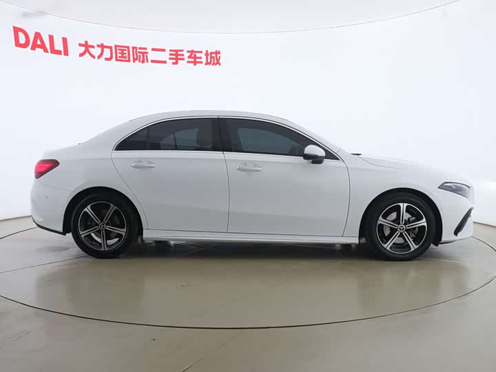 Фото 16 - Mercedes-Benz A-Class