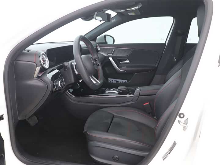 Фото 4 - Mercedes-Benz A-Class