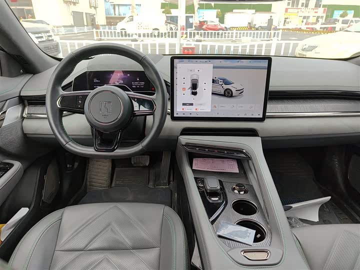 Фото 10 - Zeekr 001