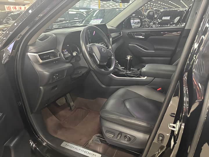 Фото 3 - Toyota Highlander