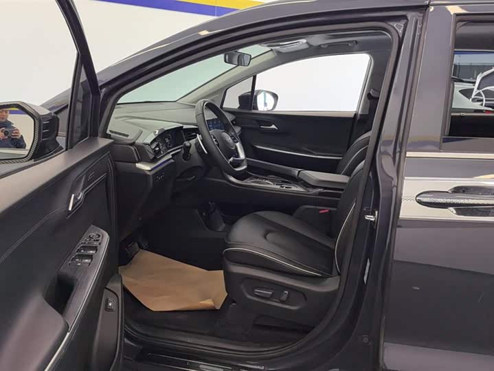 Фото 9 - Hyundai Custo