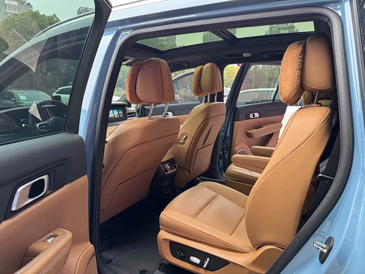 Фото 12 - LiXiang One