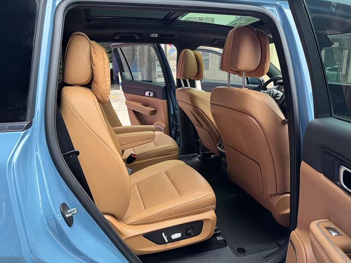 Фото 17 - LiXiang One