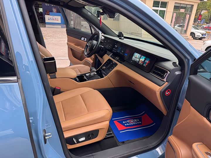 Фото 23 - LiXiang One