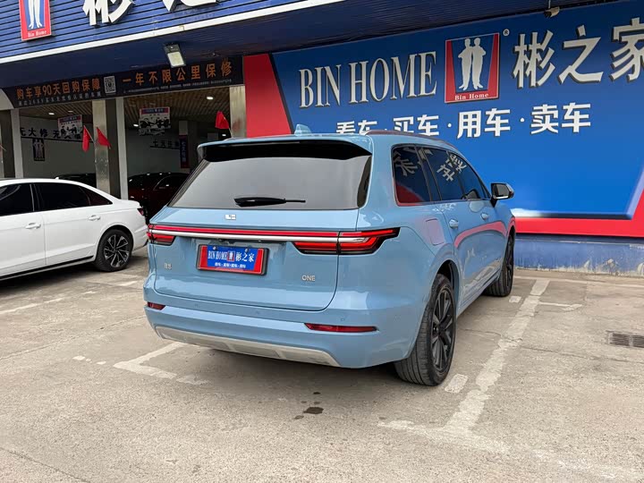 Фото 33 - LiXiang One