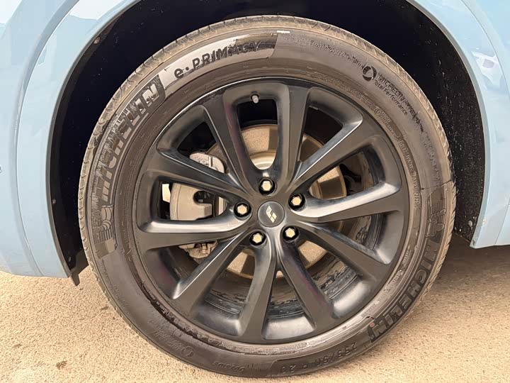 Фото 5 - LiXiang One