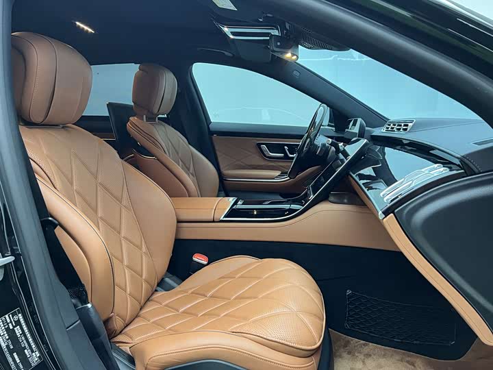 Фото 19 - Mercedes-Benz Maybach S-Class