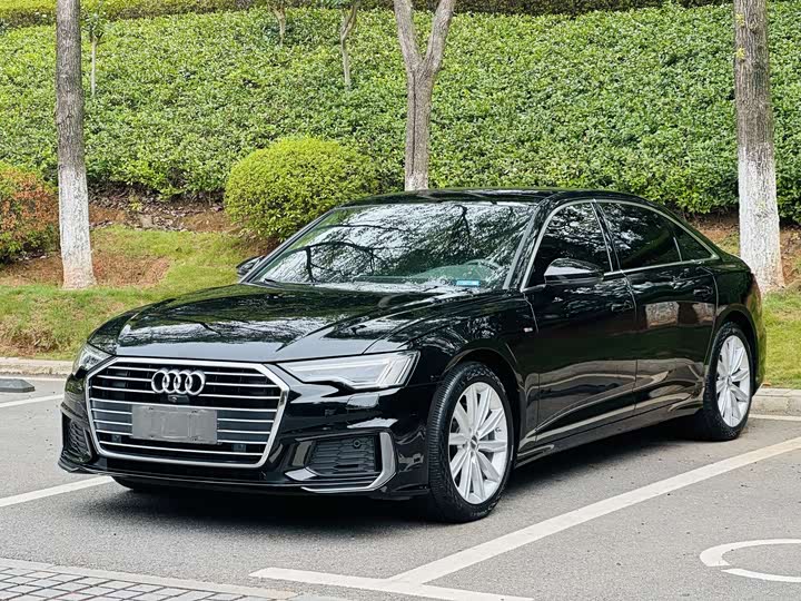 Фото 1 - Audi A6L