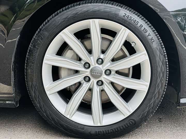 Фото 7 - Audi A6L