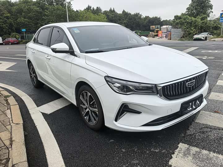 Фото 2 - Geely Emgrand