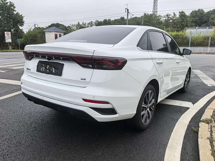 Фото 3 - Geely Emgrand