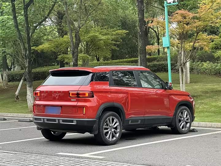 Фото 27 - Geely Icon