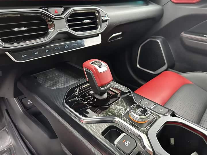 Фото 8 - Geely Icon