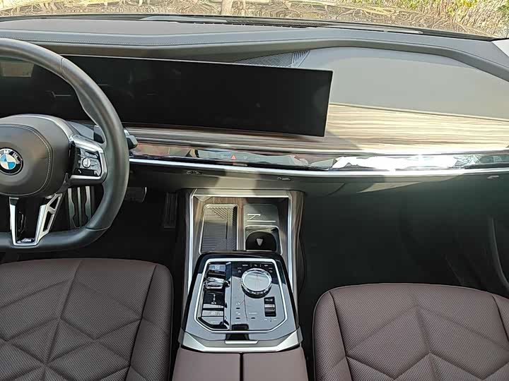Фото 5 - BMW 7 Series