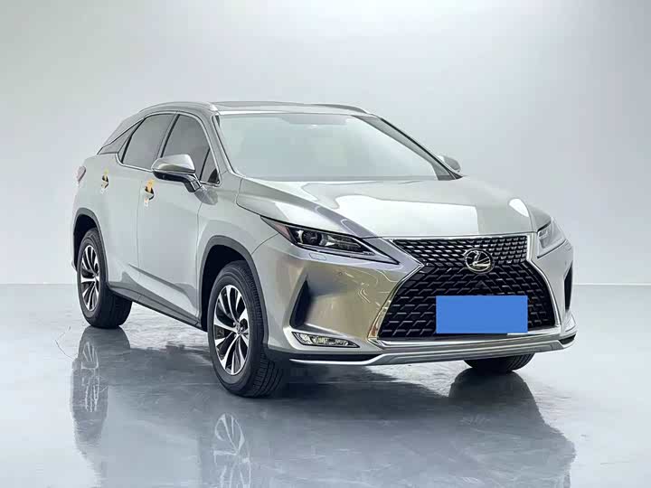 Фото 3 - Lexus RX