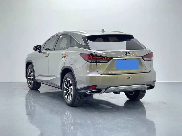 Фото 4 - Lexus RX