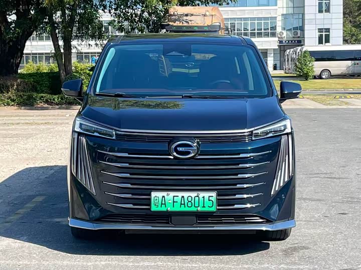 Фото 2 - GAC Trumpchi E9