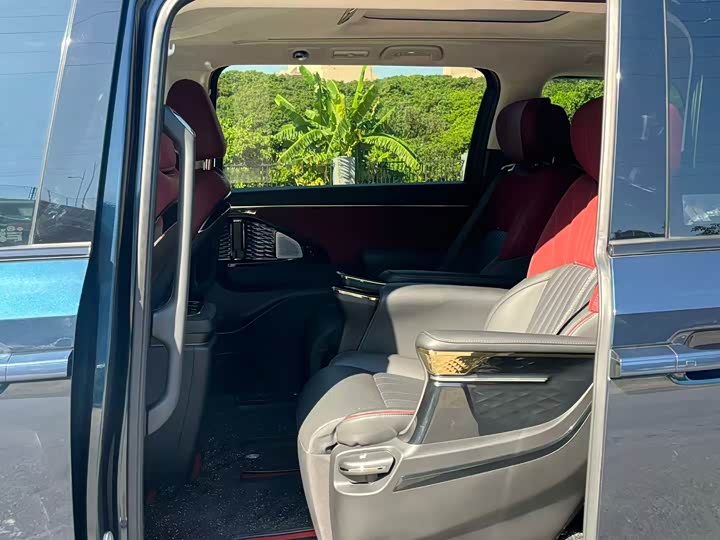 Фото 7 - GAC Trumpchi E9