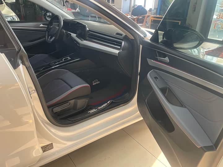 Фото 11 - Volkswagen Lamando L