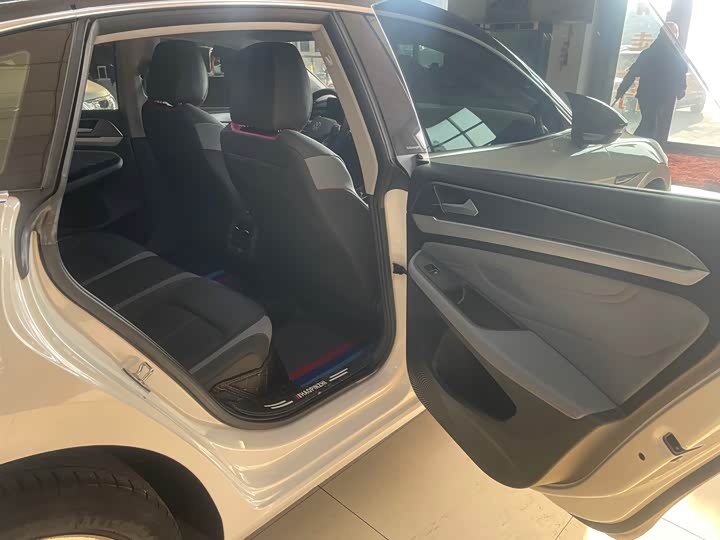 Фото 12 - Volkswagen Lamando L