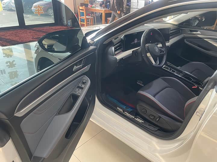 Фото 3 - Volkswagen Lamando L