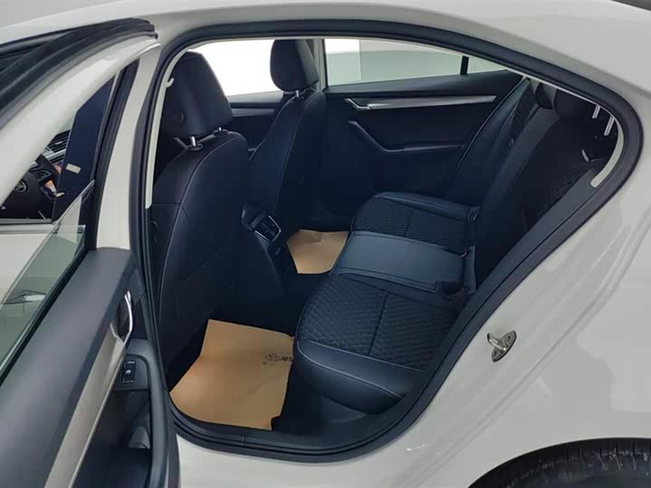 Фото 11 - Skoda Octavia Pro