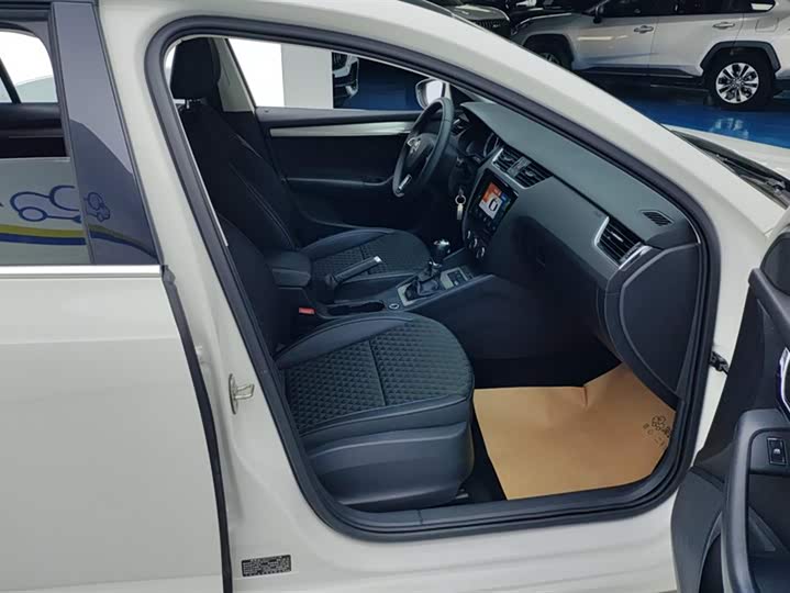 Фото 8 - Skoda Octavia Pro