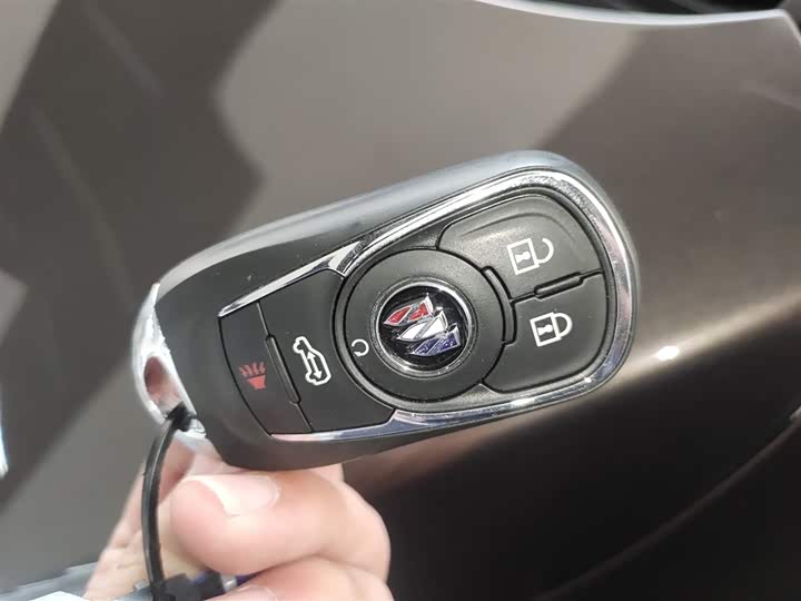 Фото 15 - Buick GL8 ES