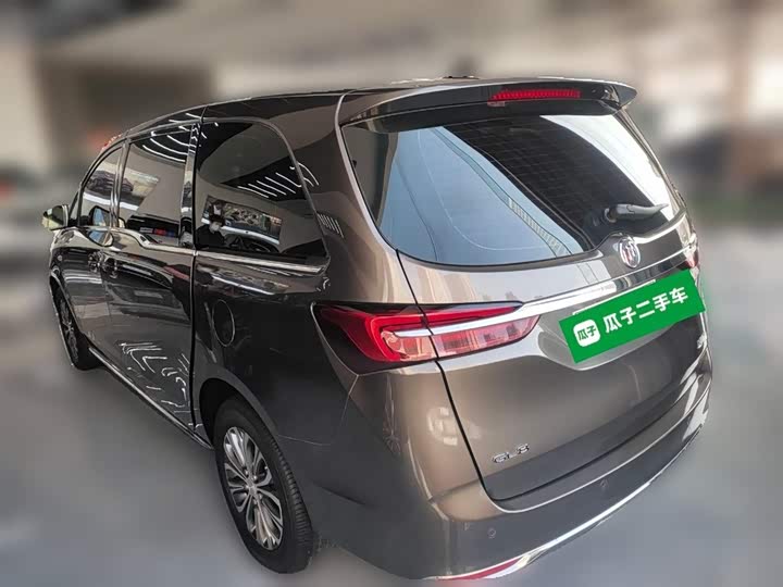 Фото 9 - Buick GL8 ES