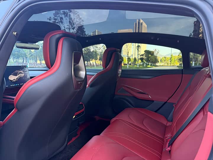 Фото 4 - Xiaomi SU7