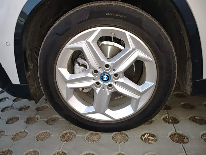 Фото 23 - BMW iX1