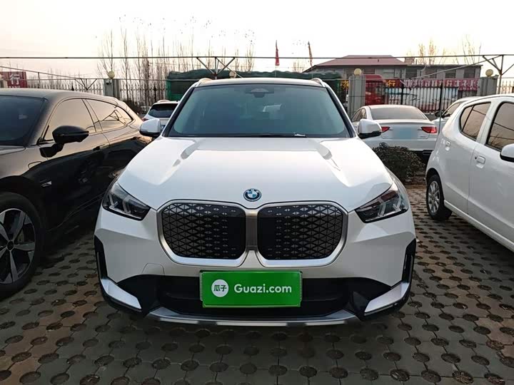 Фото 3 - BMW iX1