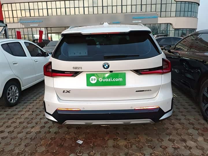 Фото 6 - BMW iX1