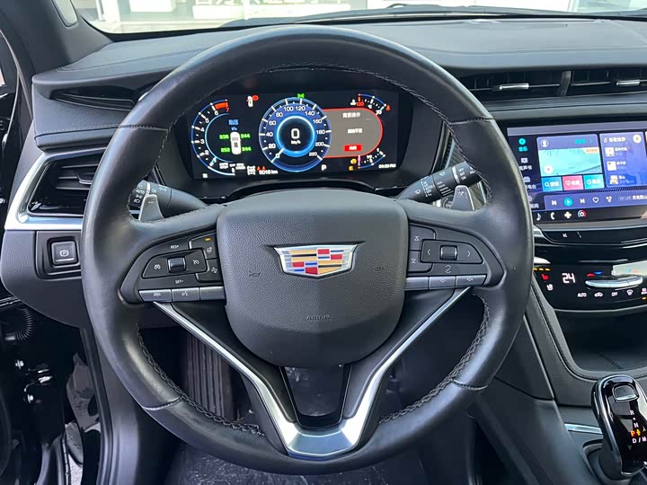 Фото 7 - Cadillac XT6