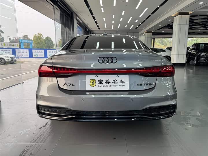 Фото 10 - Audi A7L