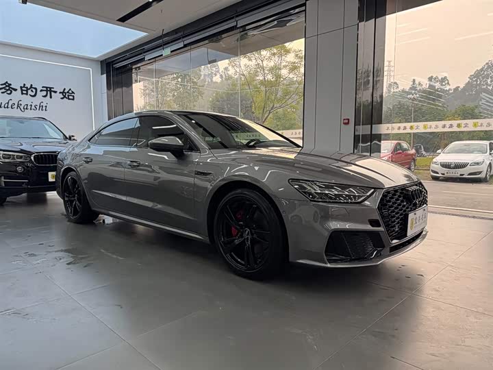 Фото 3 - Audi A7L