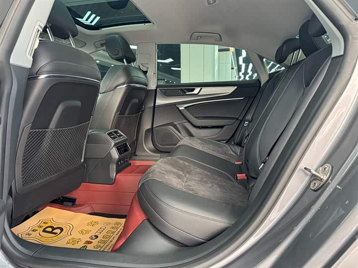 Фото 5 - Audi A7L