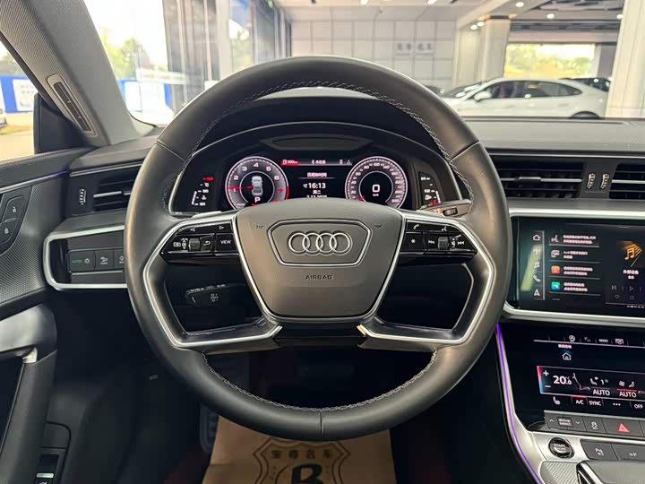 Фото 6 - Audi A7L