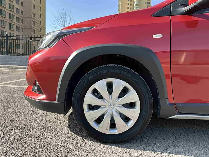 Фото 14 - Toyota Yaris L Hatchback