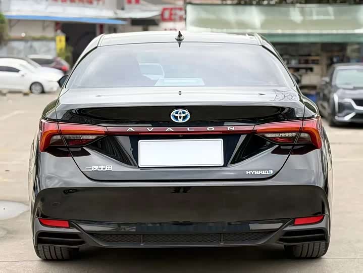 Фото 9 - Toyota Avalon