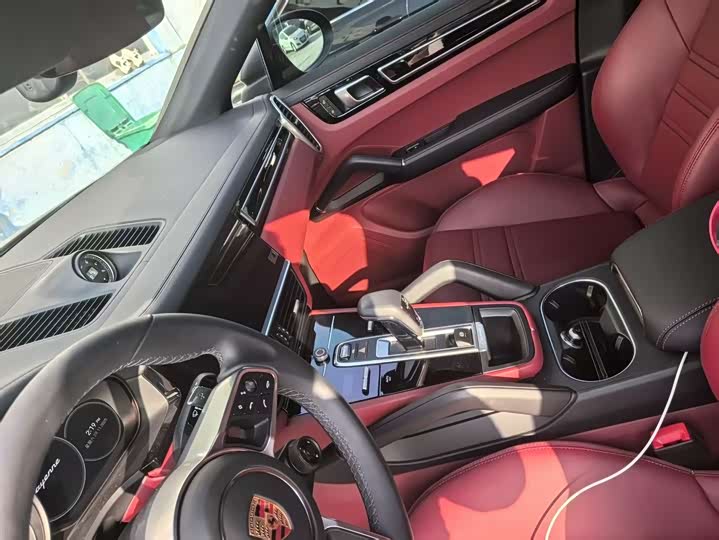 Фото 8 - Porsche Cayenne