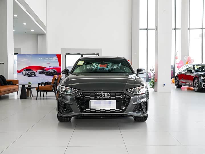 Фото 2 - Audi A4L