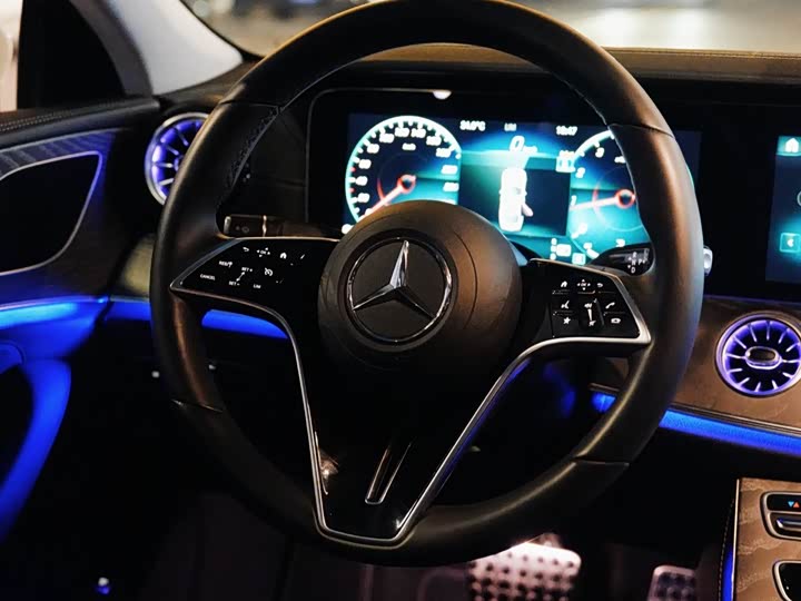 Фото 15 - Mercedes-Benz CLS-Class