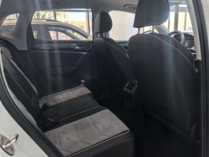 Фото 9 - Volkswagen Tayron X